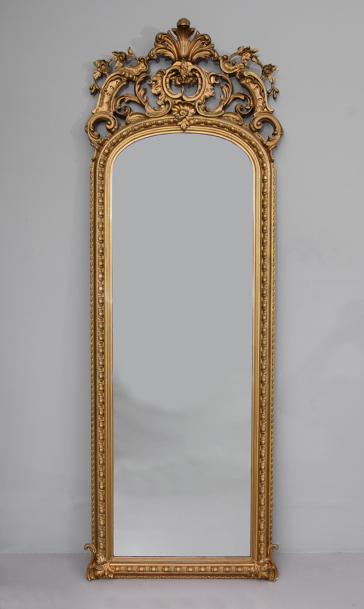GOLVSPEGEL, rokokostil, 1800-talets andra hälft.