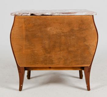 BYRÅ, rokokostil, 1900-talets mitt.