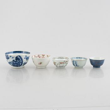 Eleven pieces of Chinese porcelain, 17th to 19th century.