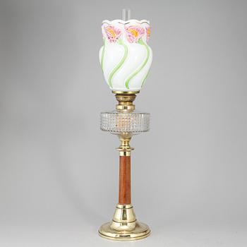 An early 20th Century table light.
