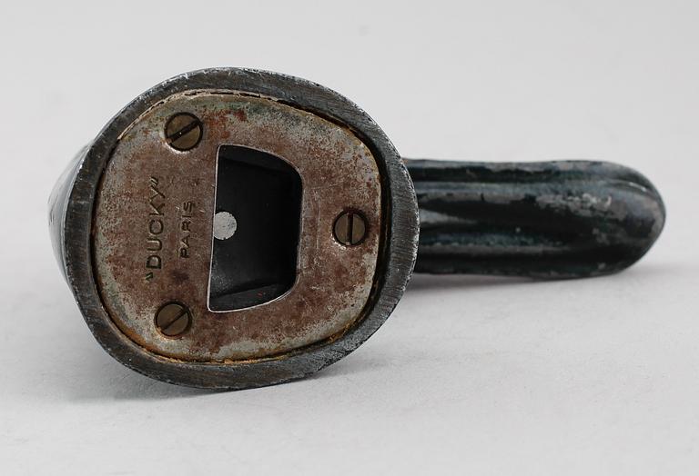 FLASKÖPPNARE, målad metall, "Ducky", Paris, 1900-talets andra hälft.