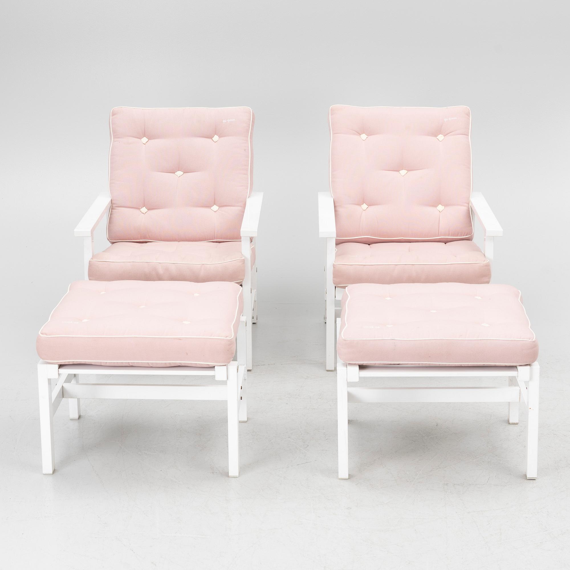 Elsa Stackelberg, A pair of armchairs, with footstools, Fri Form, contemporary.