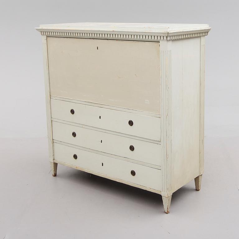 CHIFFONJÉ, sengustaviansk, omkring år 1800.