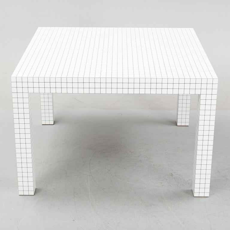 A model 2600 'Quadrema' table by Superstudio for Zenotta, designed in 1970.