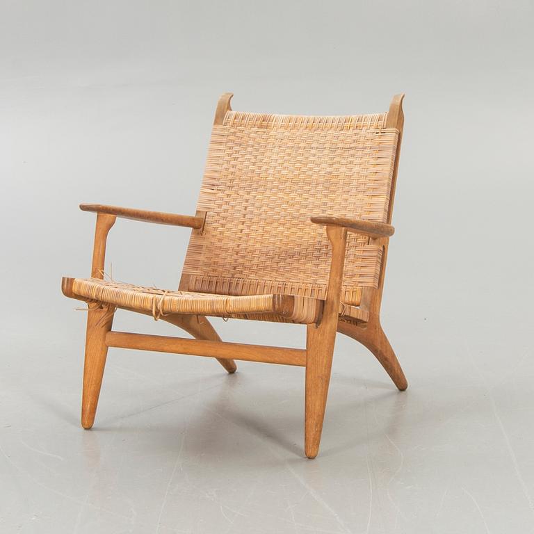 Hans J Wegner,  fåtölj, "CH-27", Carl Hansen & Son, Danmark, 1900-talets andra hälft.