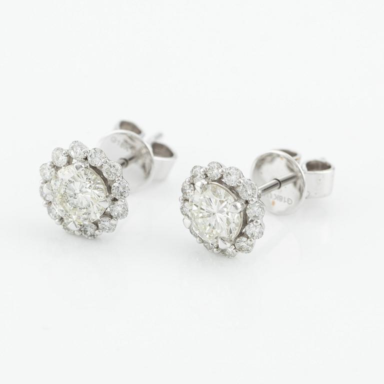 Earrings, with brilliant-cut diamonds.