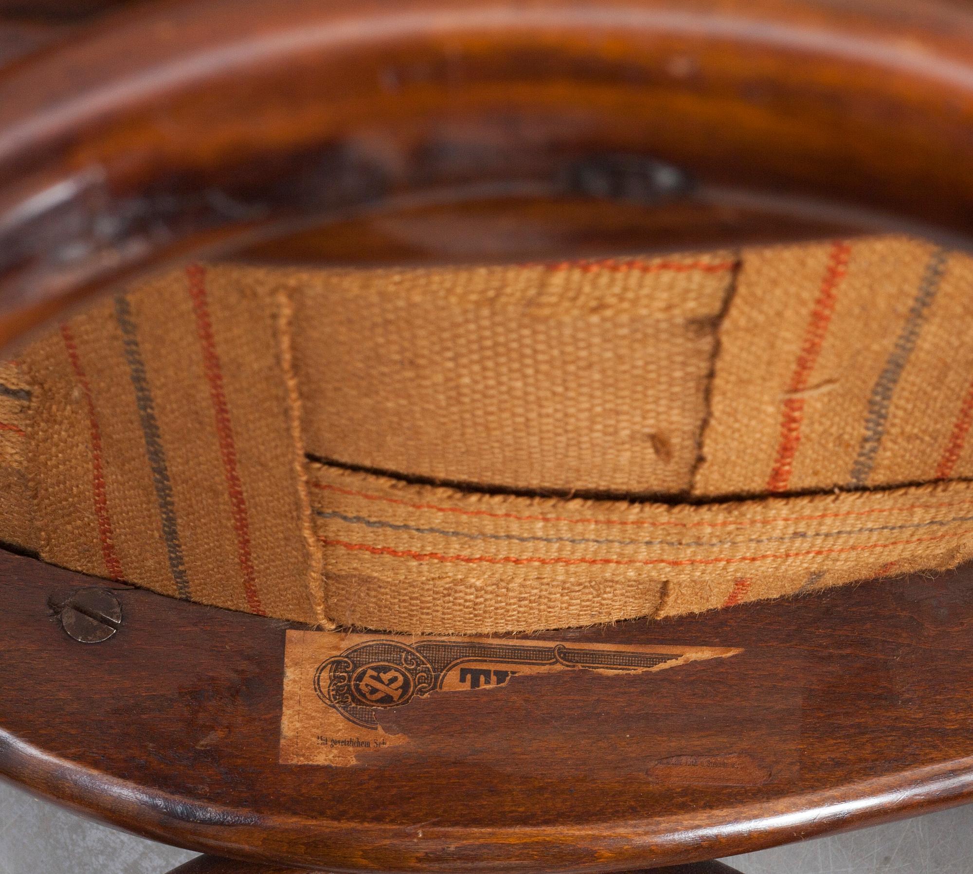 SVANHALSFÅTÖLJ, Thonet, 1900-talets första hälft, etikettmärkt.