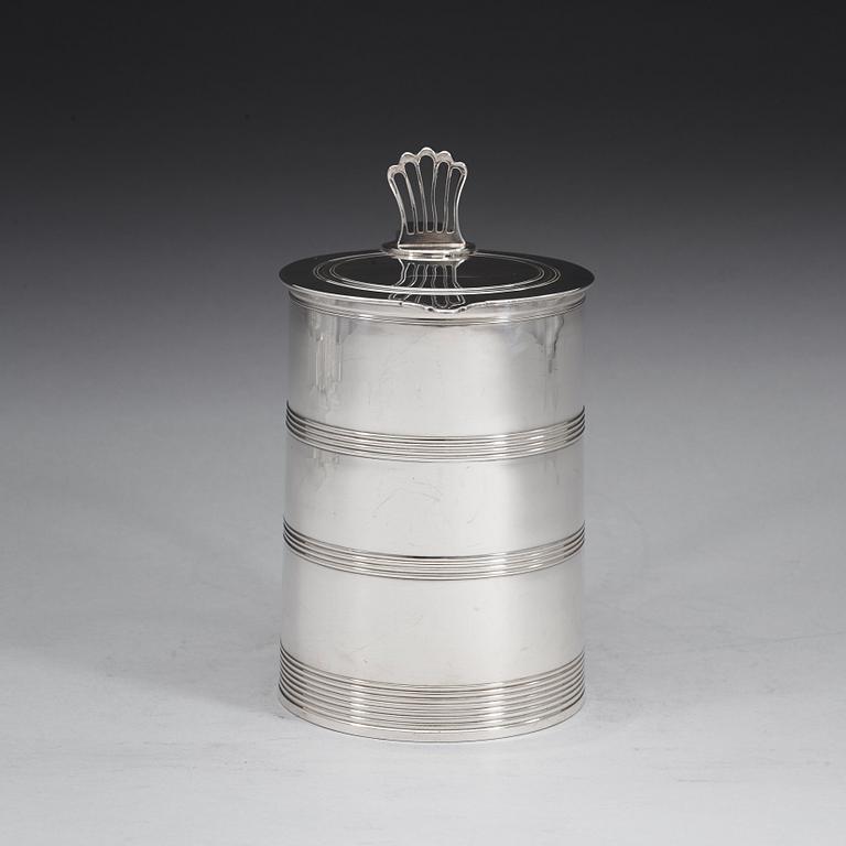 An English 18th century silver tankard, unidentified makers mark, London 1793.