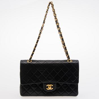 CHANEL, "Double Flap Bag", LAUKKU.