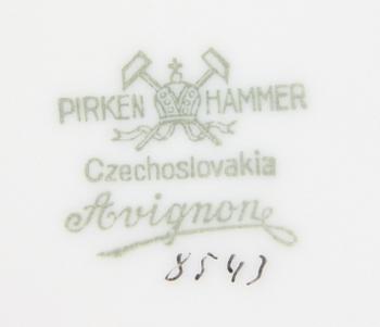 MATSERVISDELAR, 121 st, porslin, bl a Tjeckoslovakien.