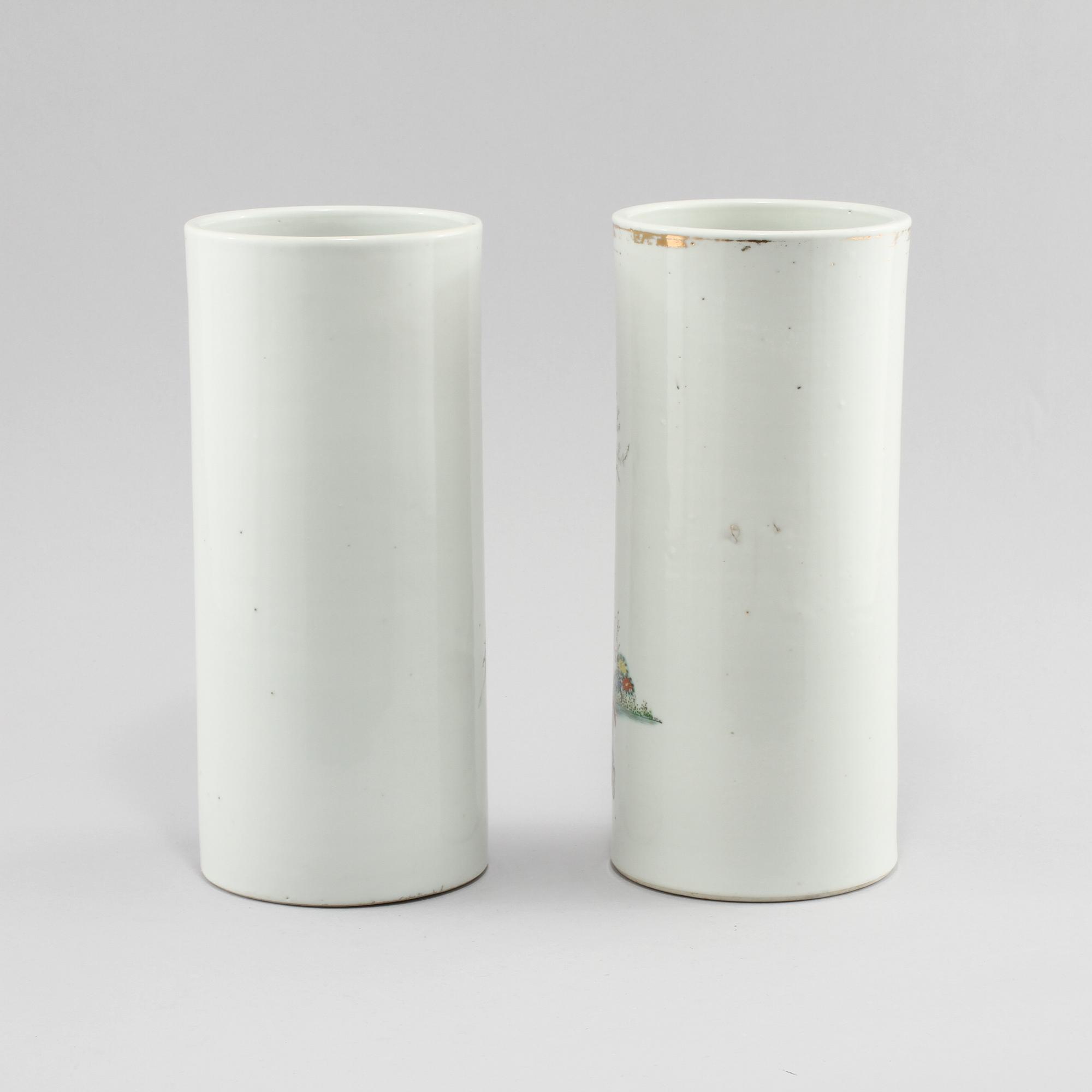 PENSELSTÄLL, 2 st, porslin, Kina, 1900-tal.