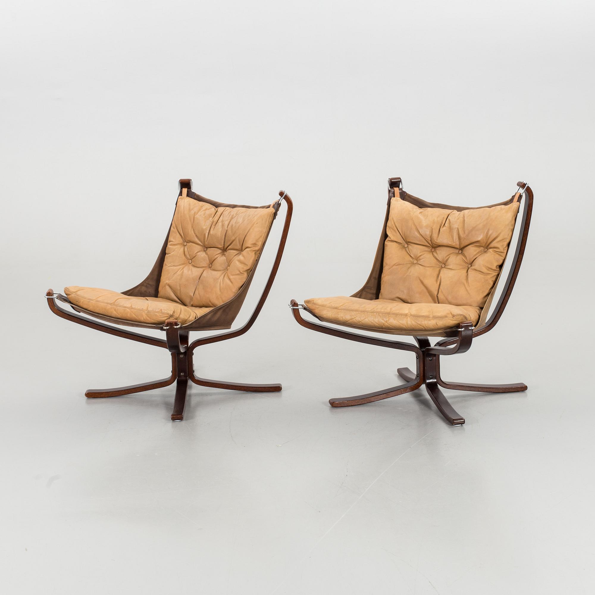 FÅTÖLJER, ett par, OCH BORD, Sigurd Ressel "Falcon", Vatne Möbler Norge, 1970-tal.