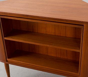 A CORNER BAR/BOOKSHELF FROM SOLA MÖBELFABRIKK, Norway, 1950/60´s.