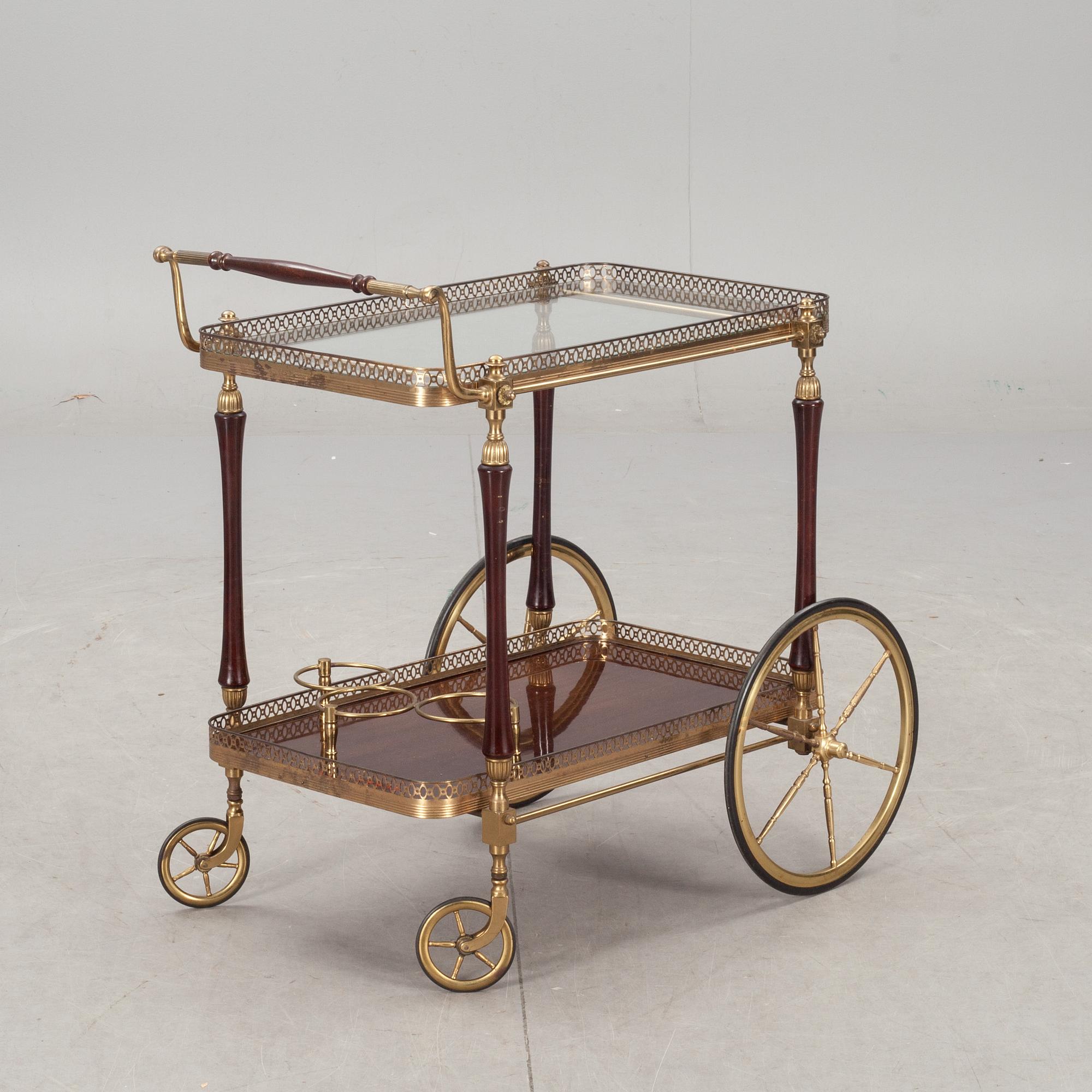SERVERINGSVAGN, 1900-talets andra hälft.