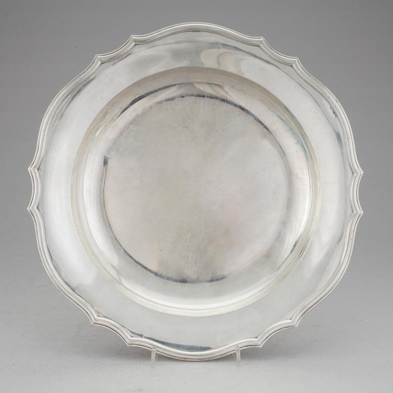 FAT, silver, bär svenska importstämplar Stockholm 1916. Vikt ca 711 gram.