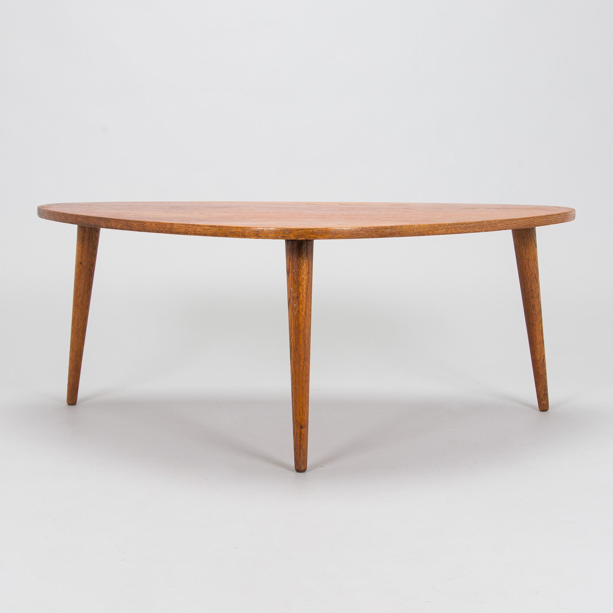 A mid-20th century coffee table.
