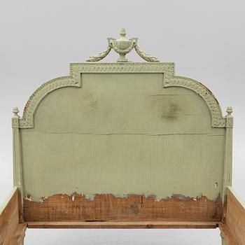 A late Gustavian bed, circa 1800.
