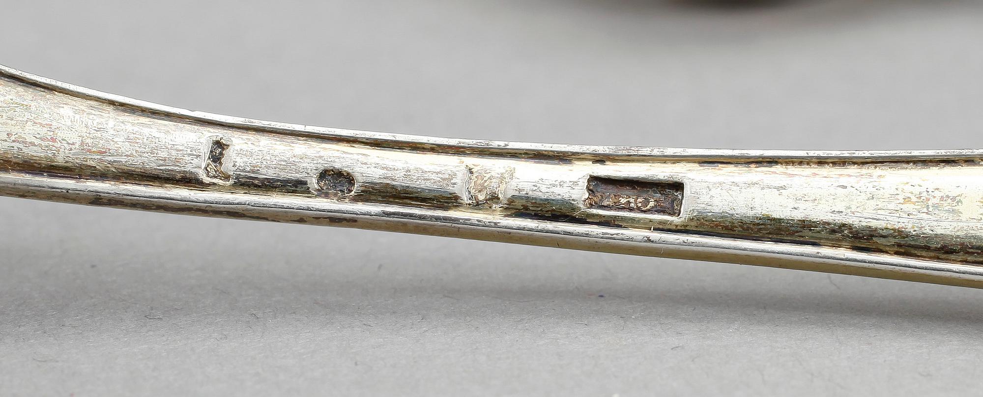 BESTICK 4 st, silver, tot vikt, (inkl träskaft), 54 gram. Gräddslev troligen utförd av Erik Bratt, omkring 1700/1800.