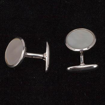 MANSCHETTKNAPPAR, silver 925, pärlemor, Italien 2000-tal. Vikt ca 7,9 g.