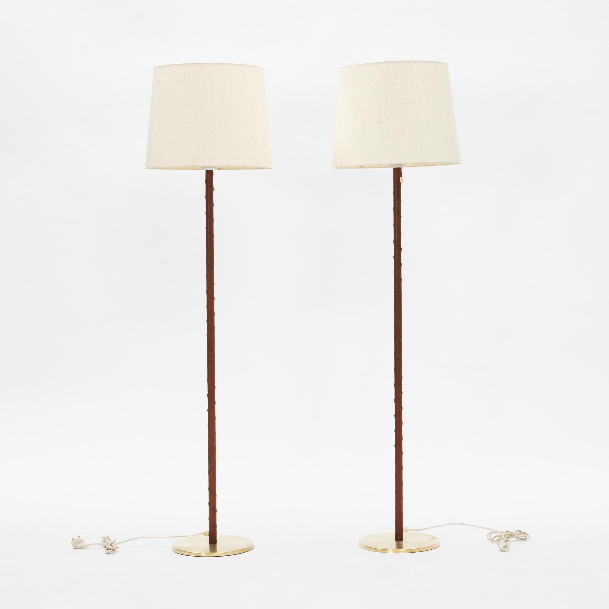 A pair of floor lamps, second half of the 20th Century.