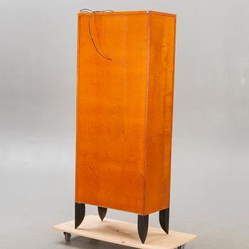 Rose Marie Elling, a Tintomara display cabinet Fröseke Form 1989.