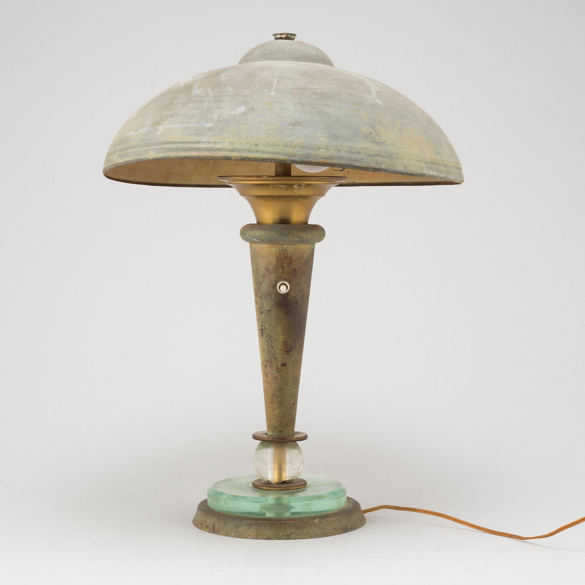 BORDSLAMPA, mässing och plåt, art déco, 1920-/30-tal.