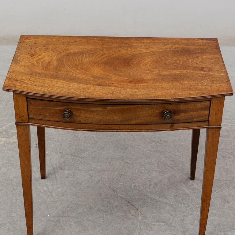 An English table, 19th century.