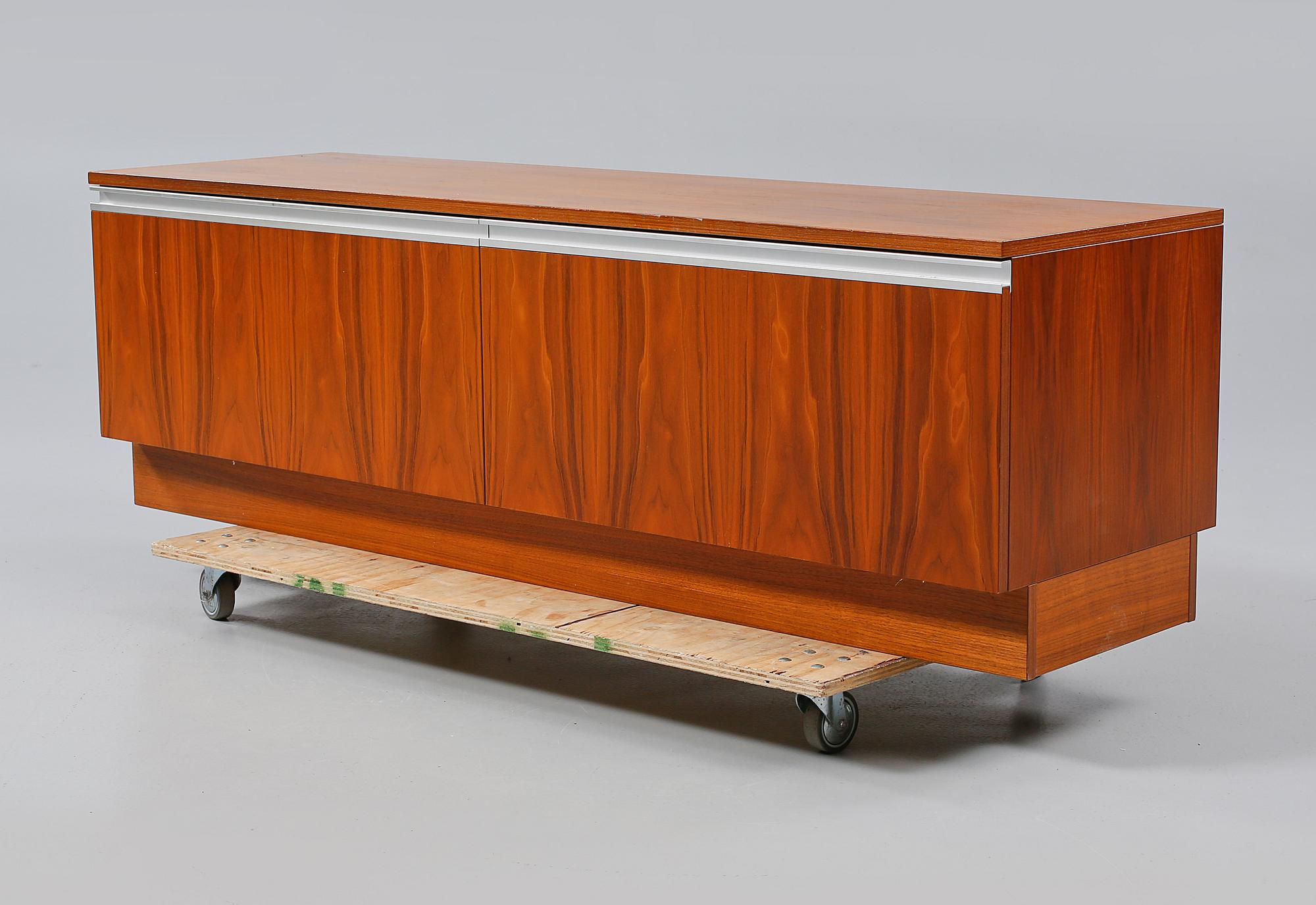 SIDEBOARD, "Mambo", Jan Ole Ertzeid, Bagn Møbelindustri, 1972/73.