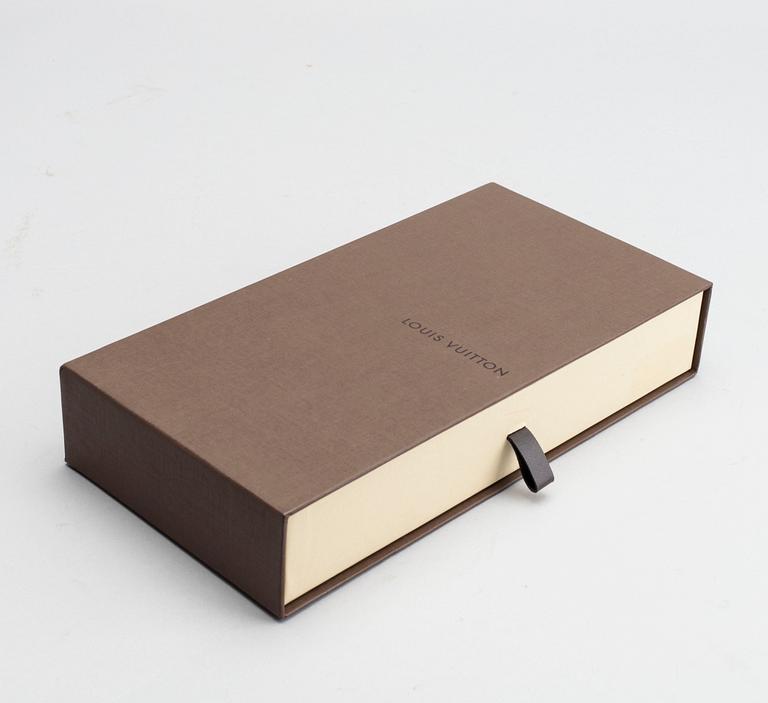 LOUIS VUITTON, passfodral.