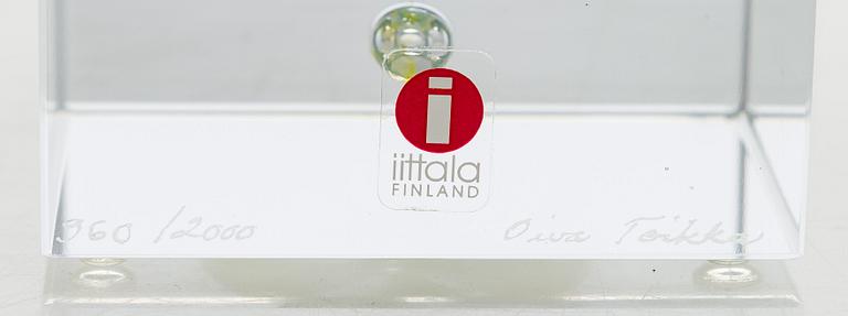 Oiva Toikka, an annual glass cube 2000, signed Oiva Toikka Nuutajärvi 2000, 960/2000.