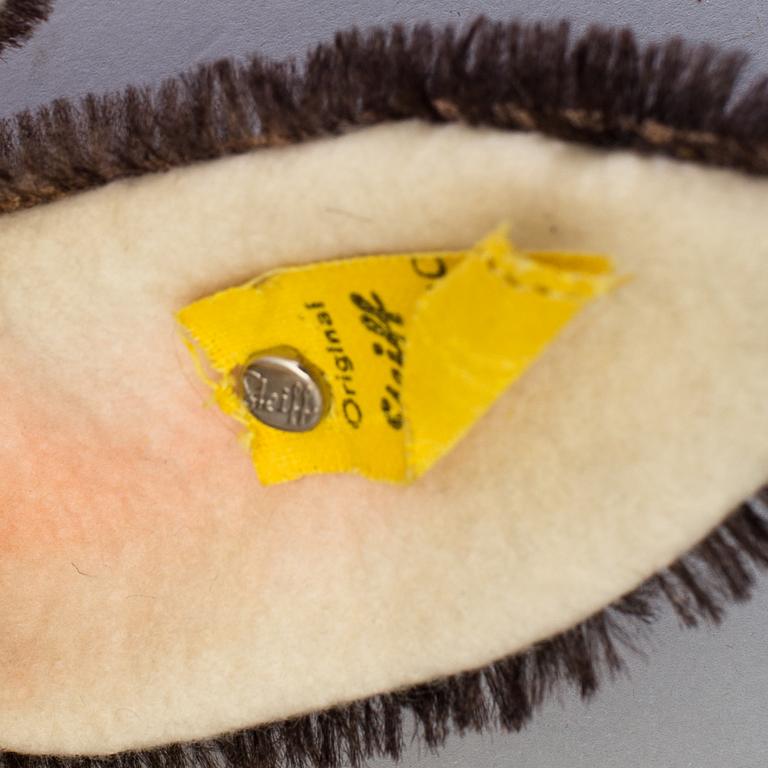 A lot of three Steiff hand puppets, Germany, 1950s.