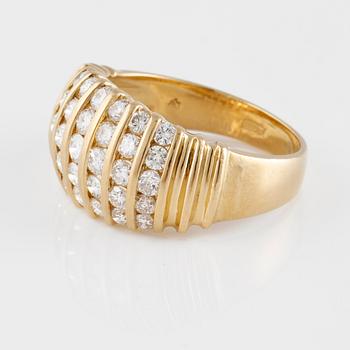 RING, 18K guld med briljantslipade diamanter ca 2.00 ct. Vikt 6,7 gram.