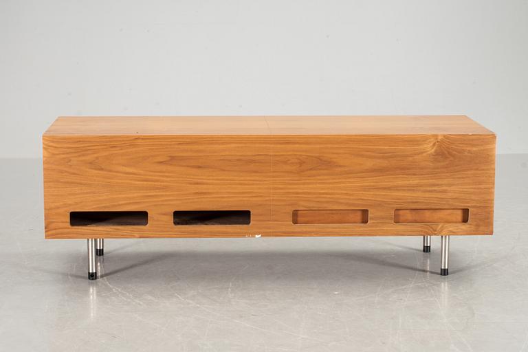 SIDEBOARD, Jonas Lindvall.