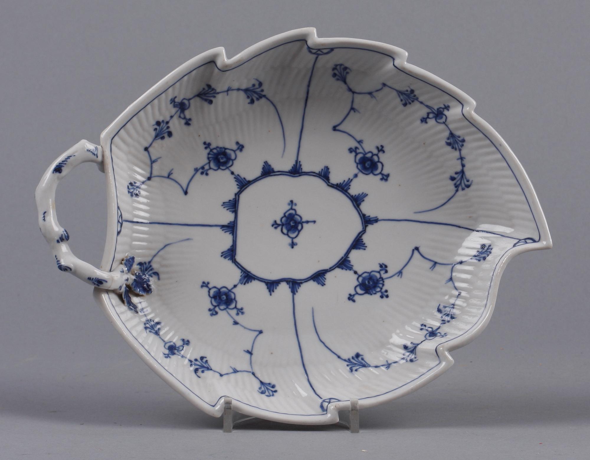 SKÅL, porslin, "Musselmalet", Kongl Dansk, 1800-tal.