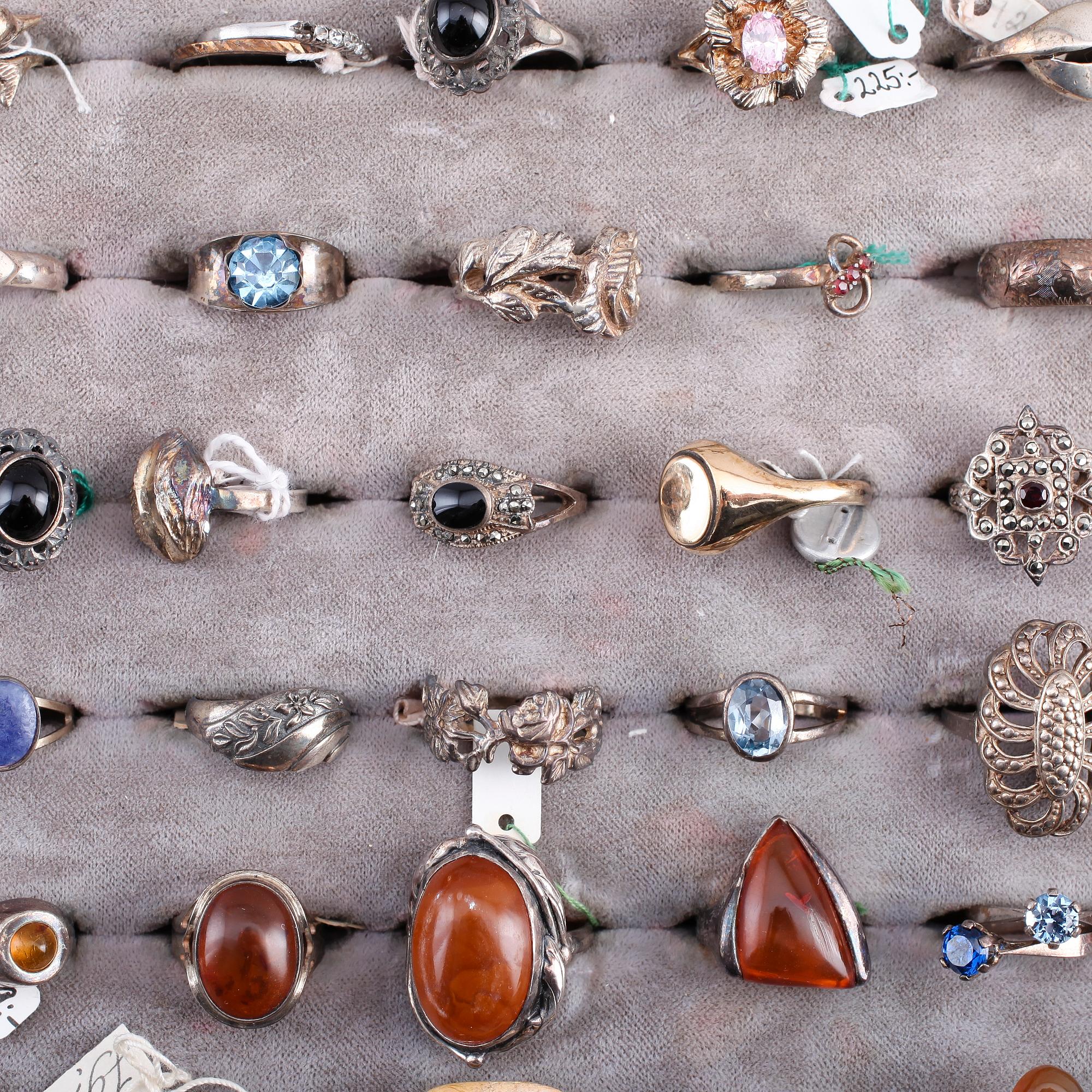 SAMLING RINGAR, flertalet i silver, 1900-talets andra hälft.