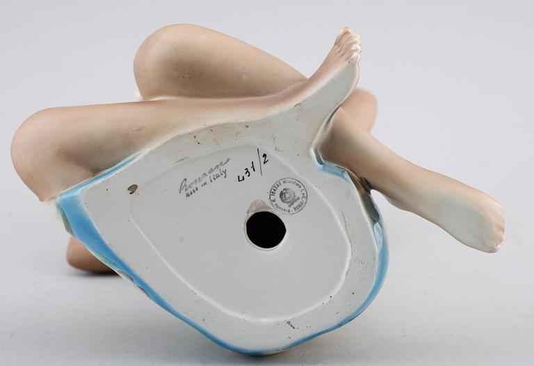 FIGUR, porslin, 1900-talets mitt.