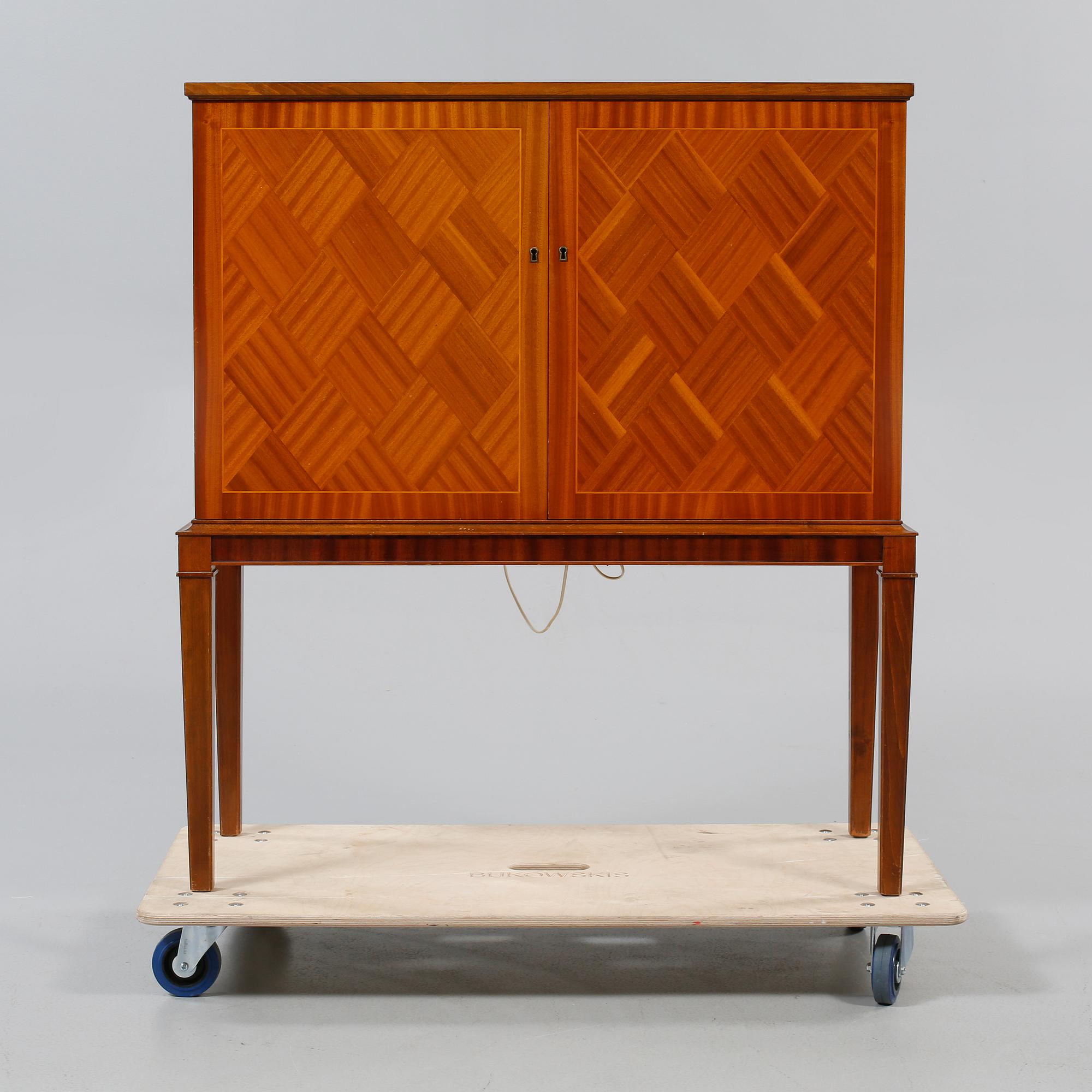 BARSKÅP, 1900-talets mitt.