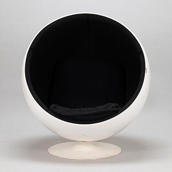 Eero Aarnio, "Pallotuoli", Adelta, 1980-luvun loppu.