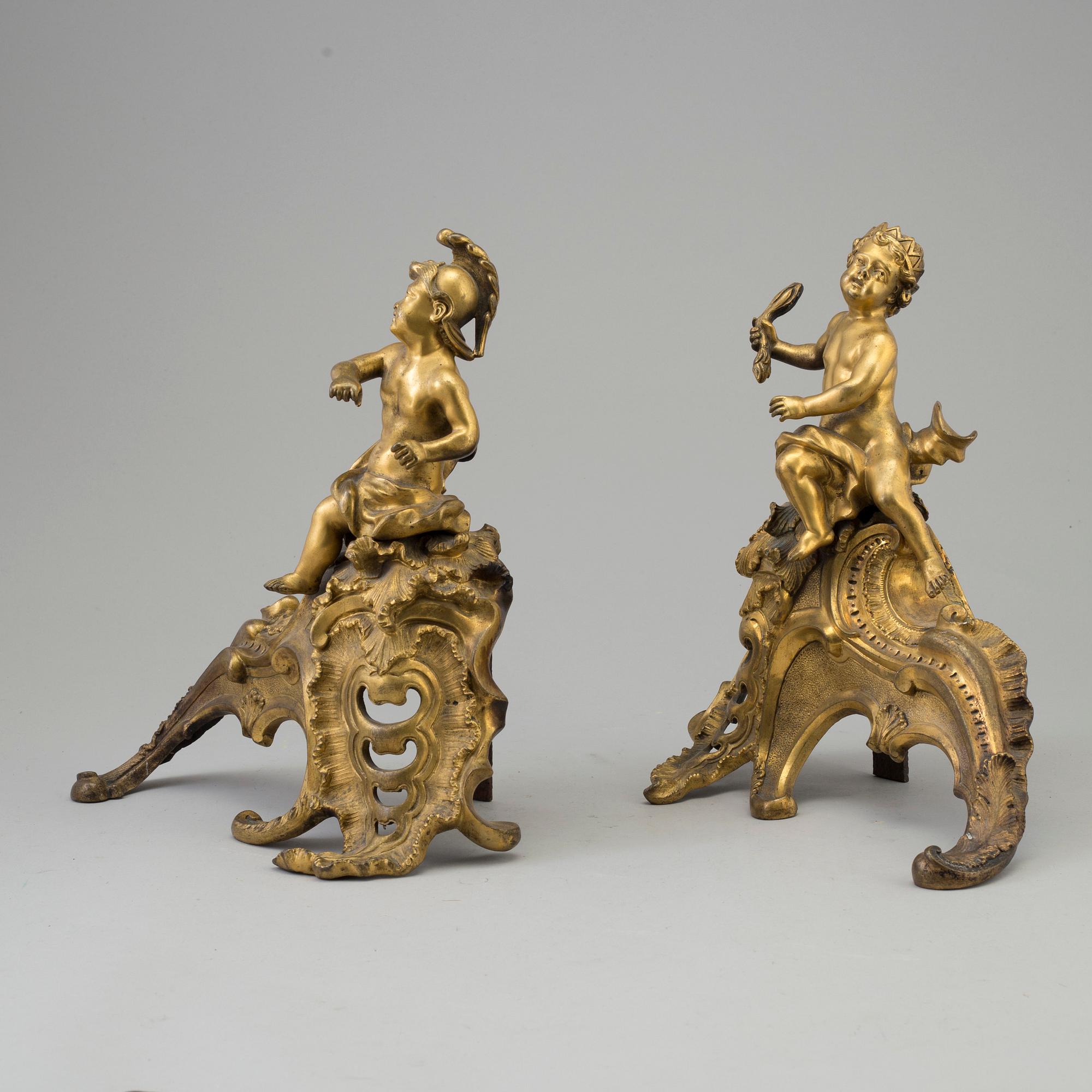 ELDHUNDAR, ett par, rokokostil, sent 1800-tal.