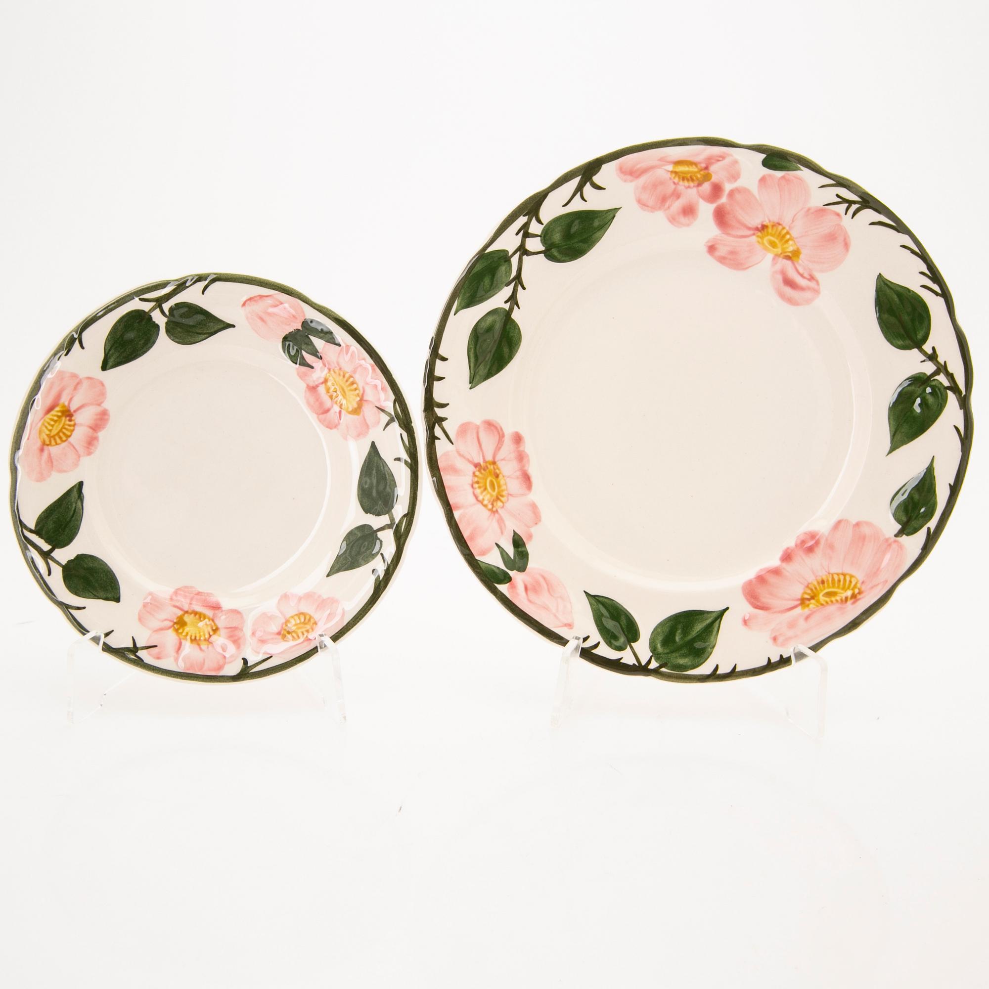Dinner service, 48 pieces, “Wild Rose”, Villeroy & Boch, Germany.