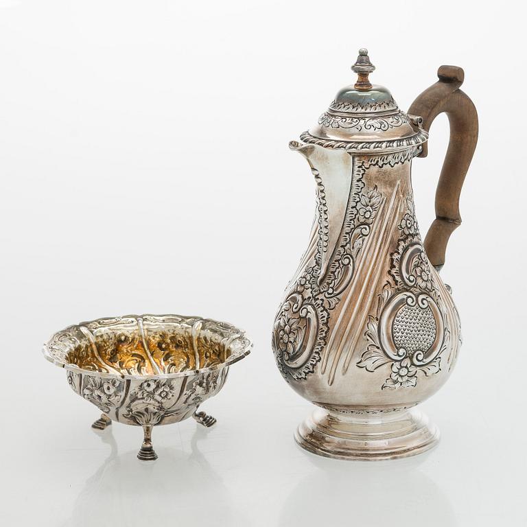 Kannu ja malja, sterlinghopeaa, Sheffield 1900 ja Lontoo 1846.