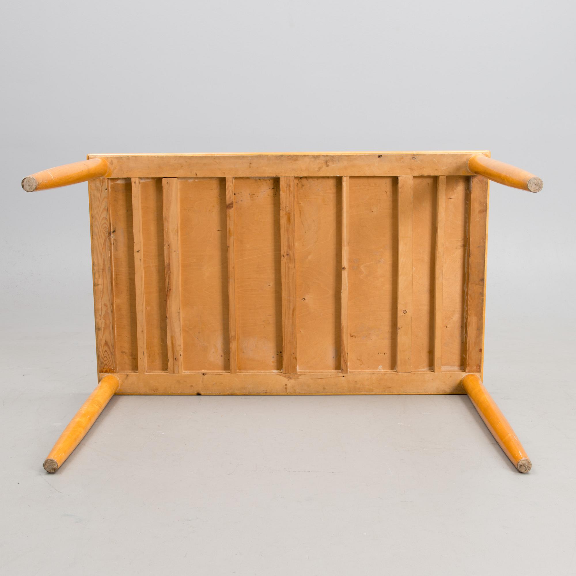 ILMARI TAPIOVAARA, PÖYTÄ, Domus. Keravan Puuteollisuus 1940-luvun loppu.