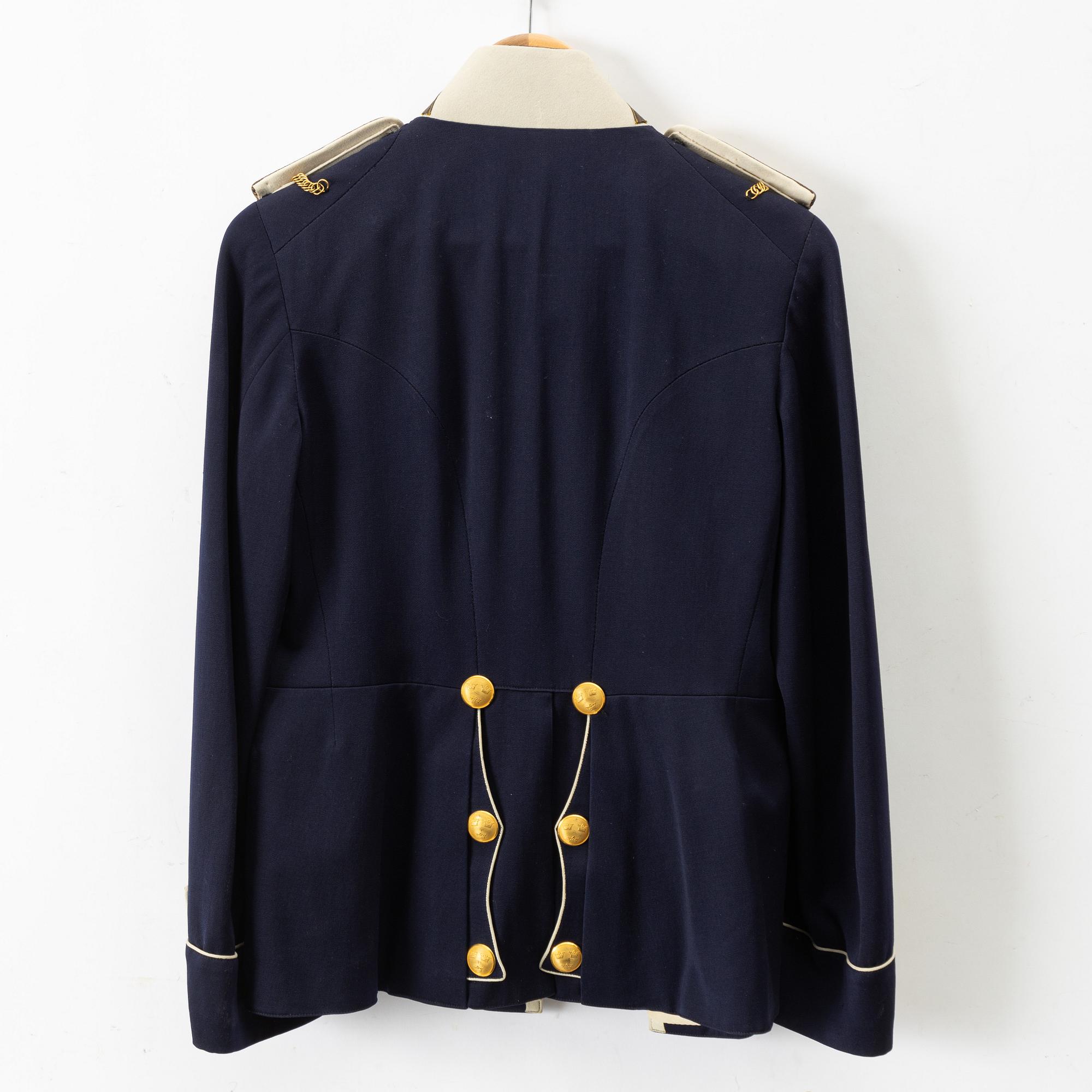 Uniform, m/1886, for officer of the Life Regiment Grenadiers.