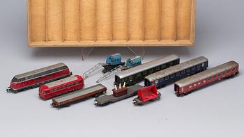 LOK och VAGNAR, 41 st, Märklin, 1900-talets mitt/andra hälft.