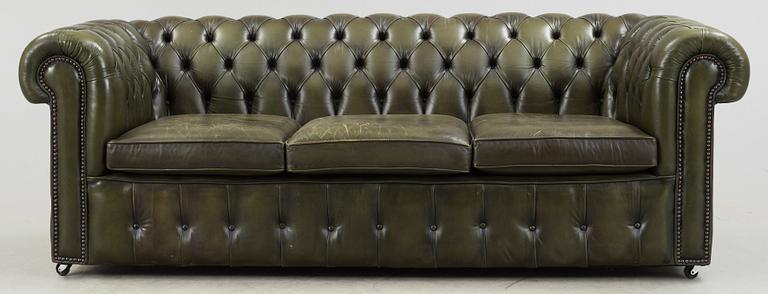 SOFFA, chesterfieldstil, 1900-talets andra hälft.