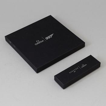 OMEGA, Pocket square / Pen.