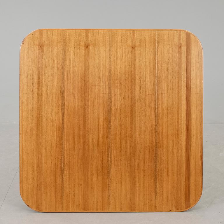 BORD, Carl Malmsten, brännmärkt.