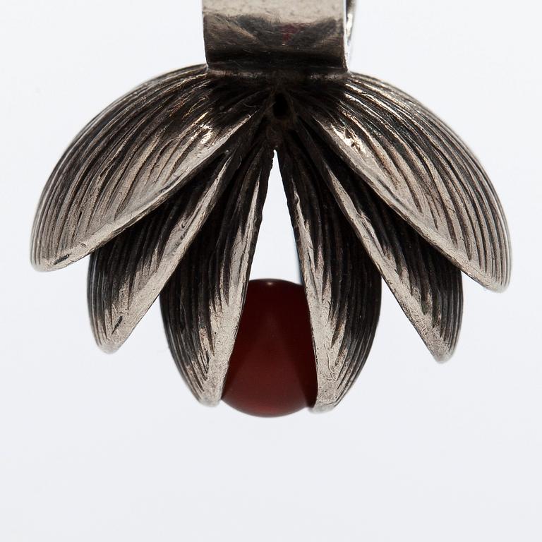 Elis Kauppi, sormus, karneoli, hopea, Kupittaan Kulta, Turku, 1970.