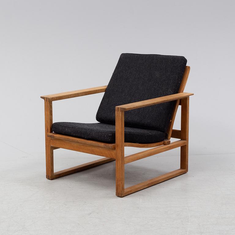 Børge Mogensen, a model 2256 easy chair from Fredericia Stolefabrik, Denmark.