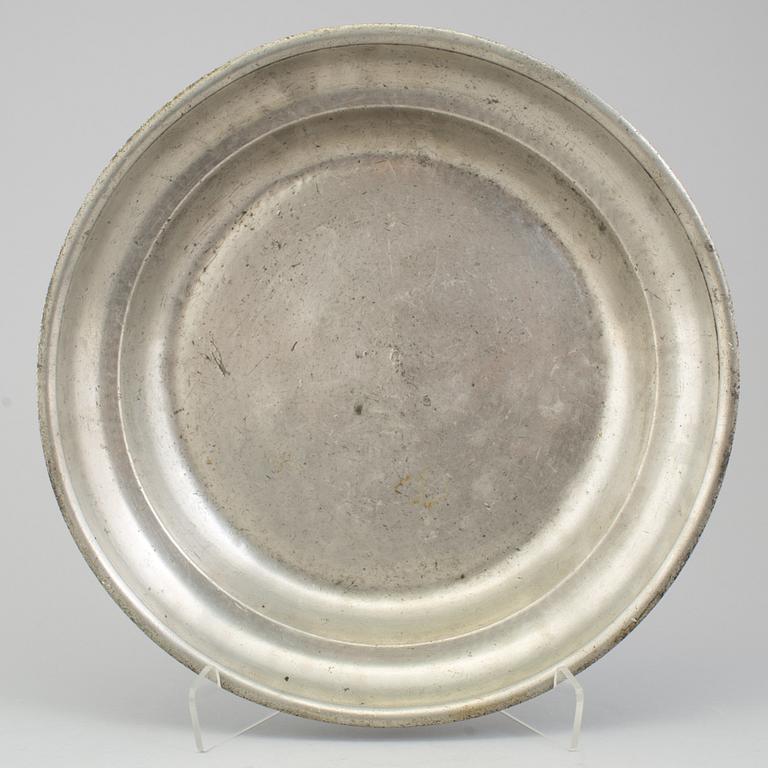 A pewter plate / bowl from 1789.